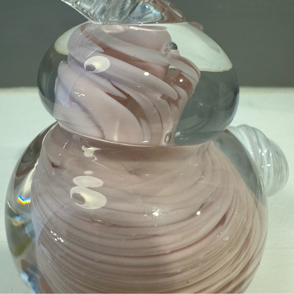 Handblown one of a kind glass bunny rabbit with pale pink swirl glass design - Picture 10 of 10